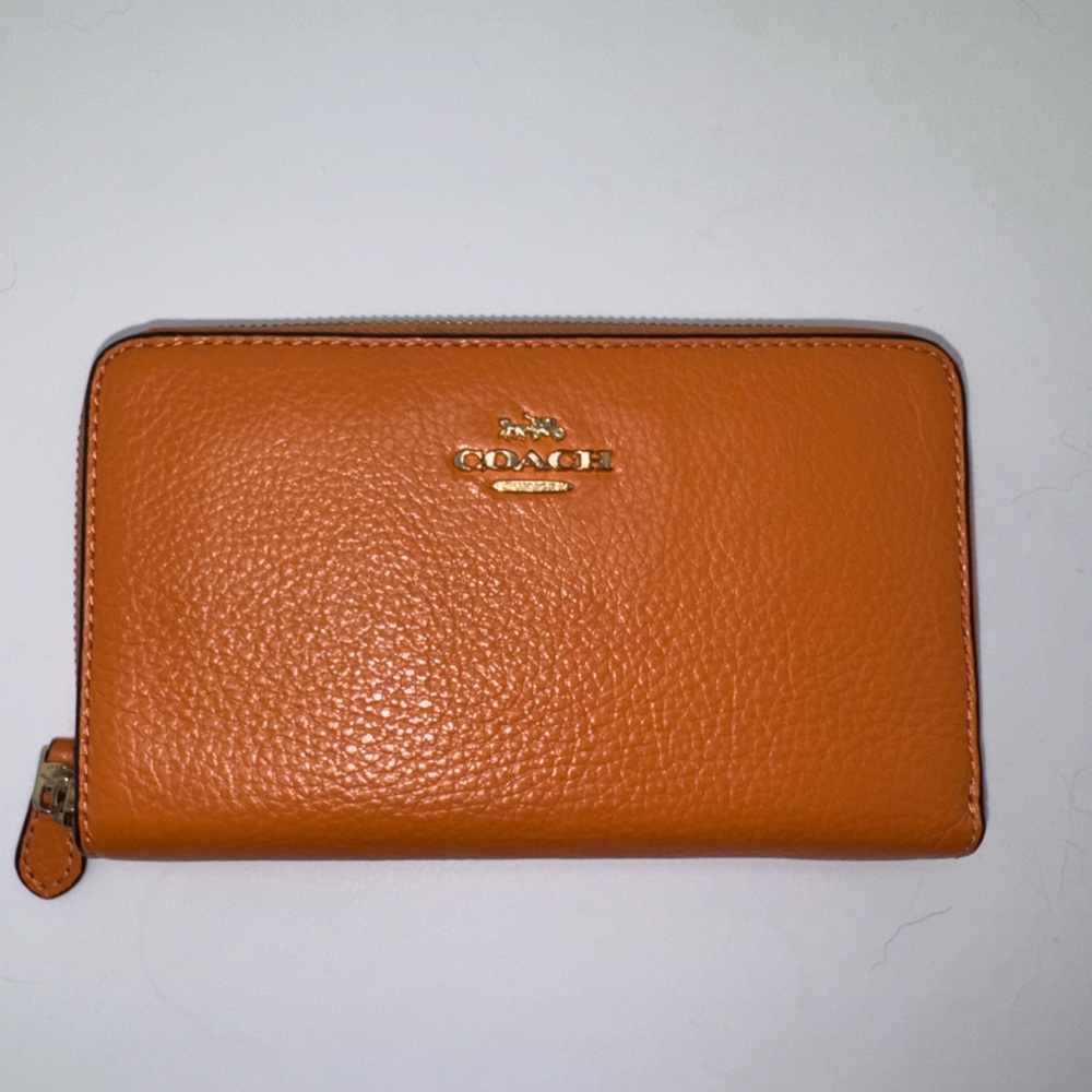 Women’s Coach Clutch Wallet